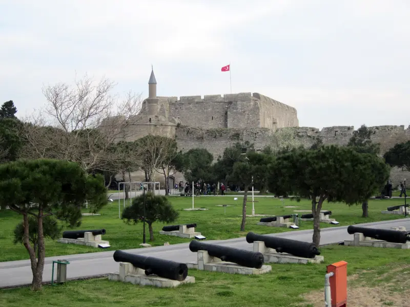 Çimenlik-Festung und Marinemuseum