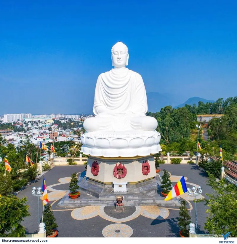 Long-Son-Pagoda