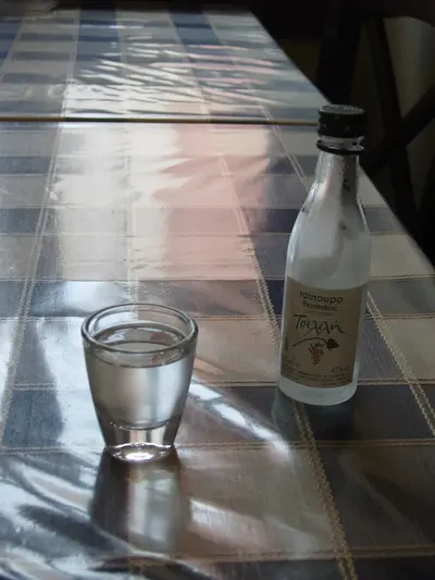 Tsipouro in Ouzeri and Mezedopolia