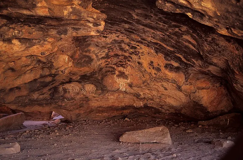 Caves at Uluṟu