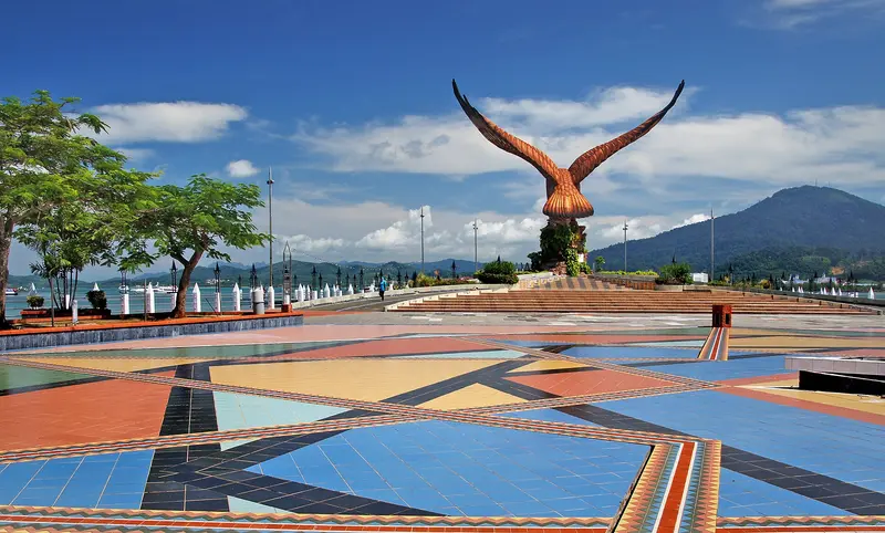 Dataran Lang (Adlerplatz)