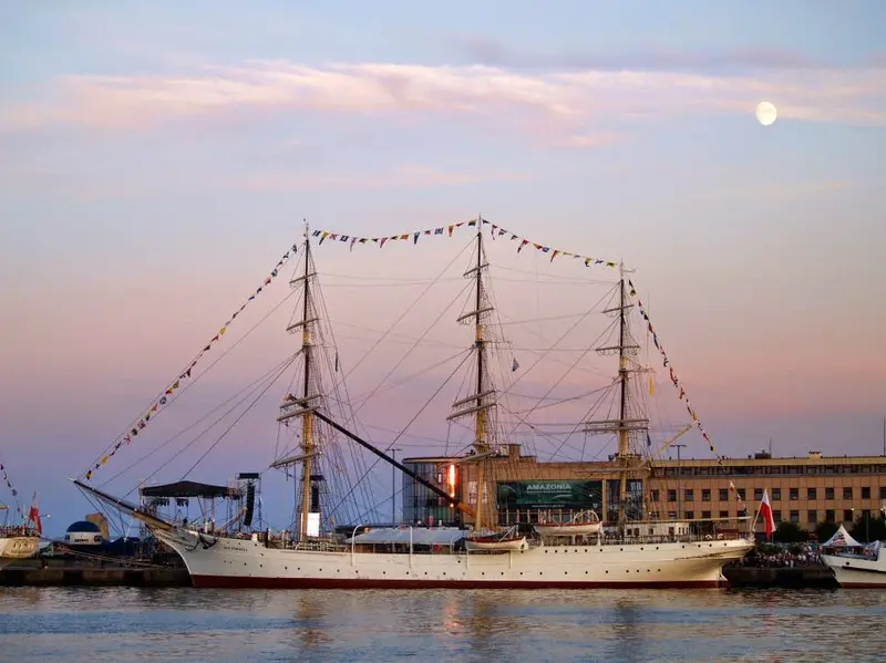 Segelschiff Dar Pomorza