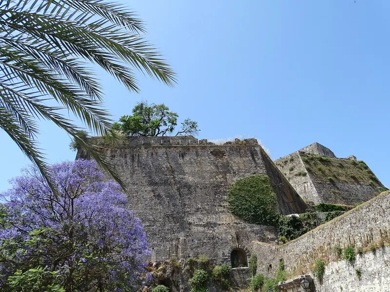 New Fortress (Neo Frourio)