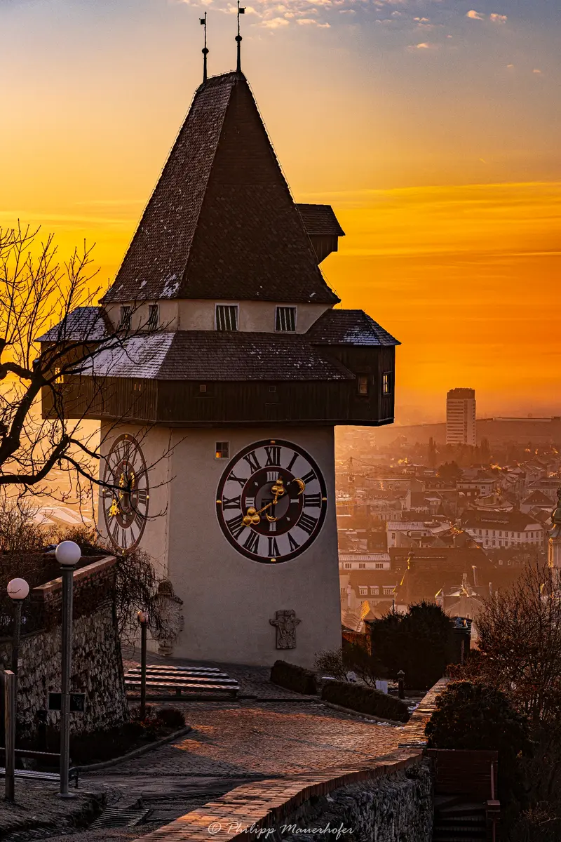 Schlossberg mit Uhrturm