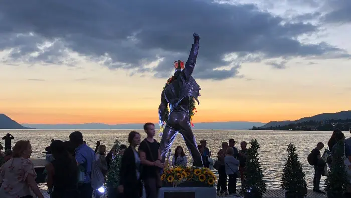 Freddie-Mercury-Statue