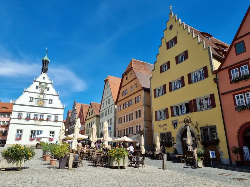 Marktplatz mit Rathaus und Ratstrinkstube