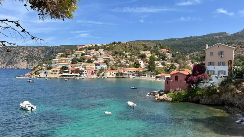 Assos