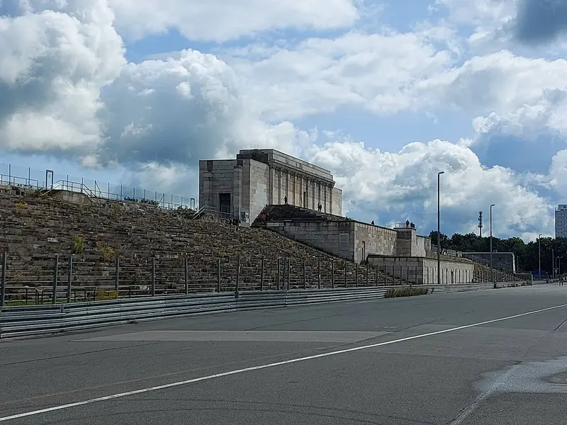 Zeppelinfeld und Zeppelintribüne