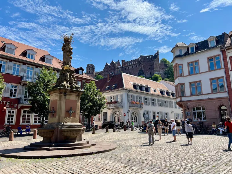 Marktplatz und Heiliggeistkirche