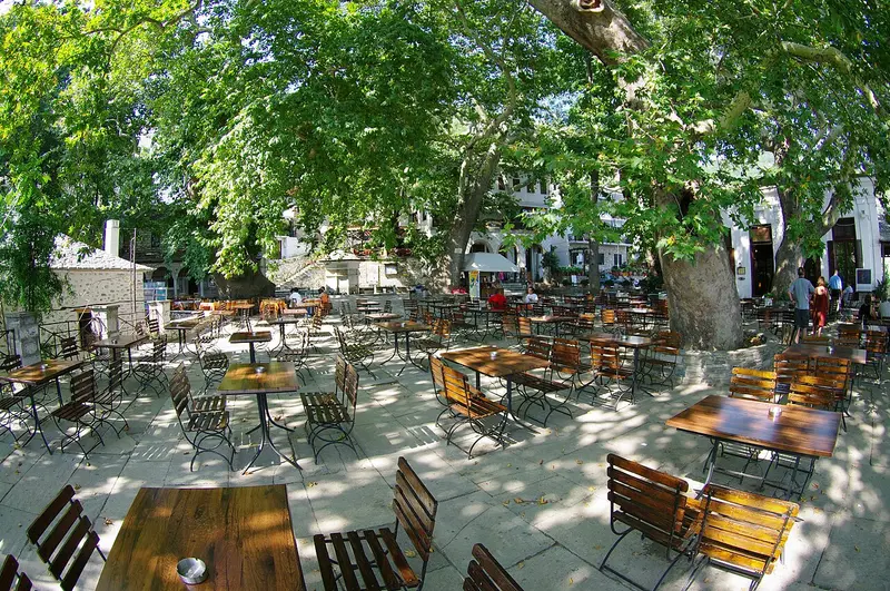 Makrinitsa und sein Dorfplatz