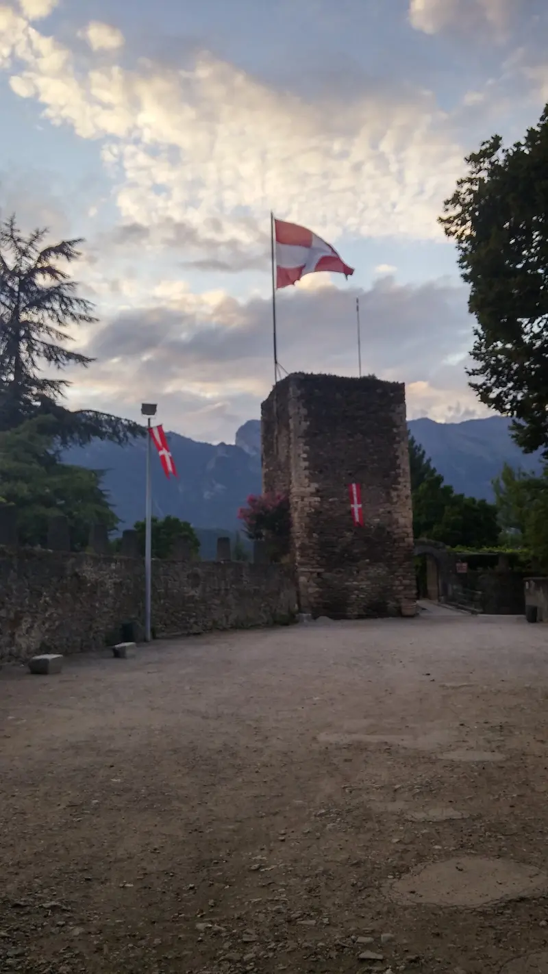 Tour Sarrazine