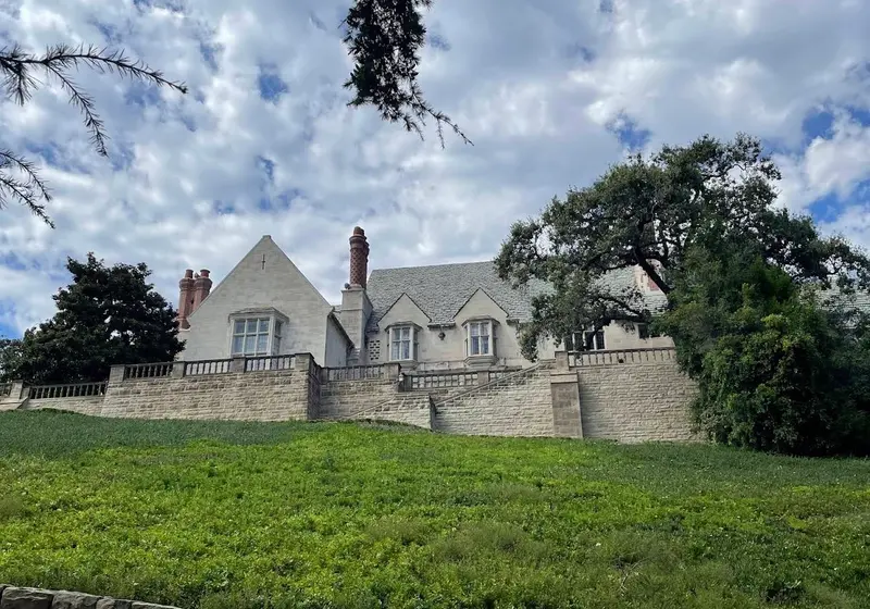 Greystone Mansion & Gardens: The Doheny Estate