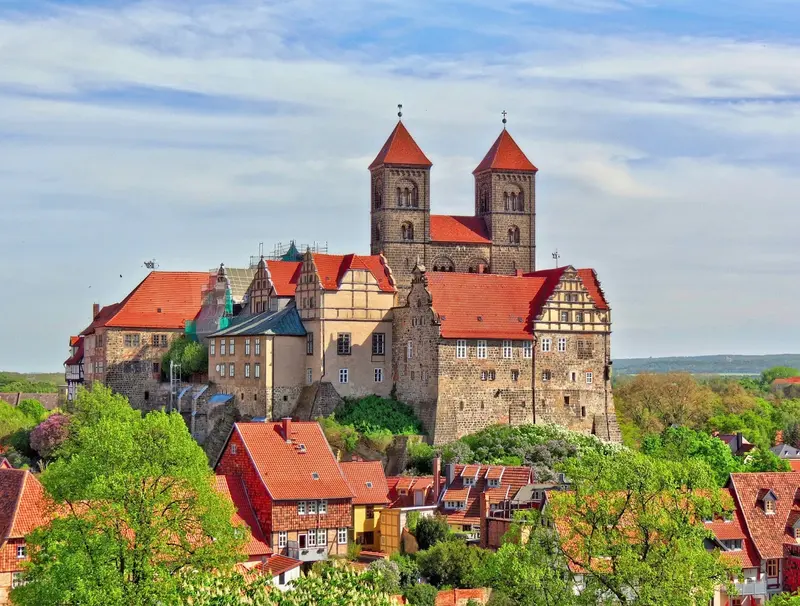 Stiftskirche St. Servatii mit Domschatz