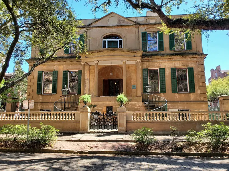 Owens-Thomas House & Slave Quarters
