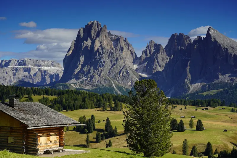 Blick auf Langkofel und Plattkofel