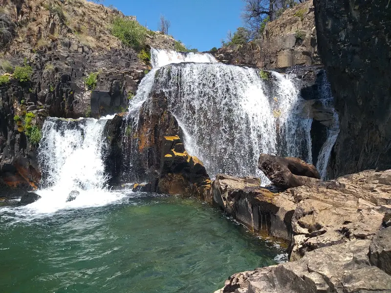 Cascada El Maqui