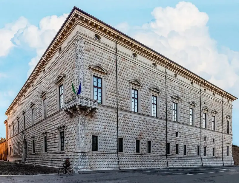 Palazzo dei Diamanti
