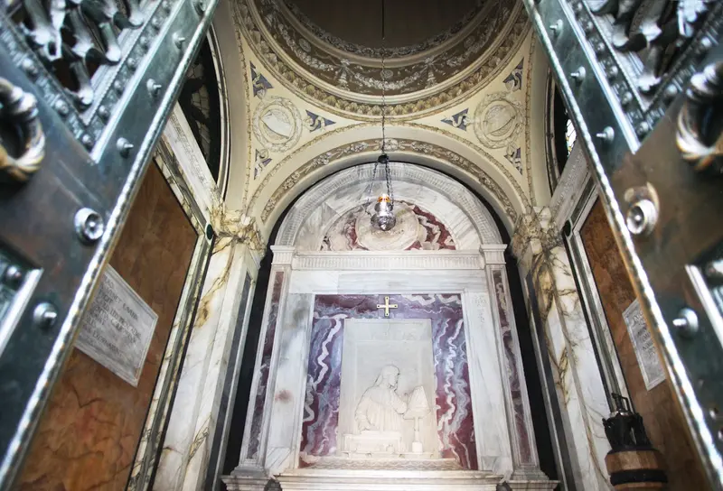 Grave of Dante