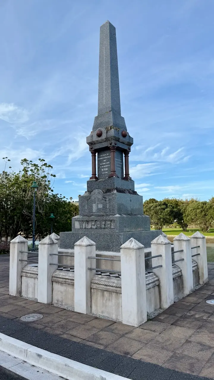 Wi Pere Monument