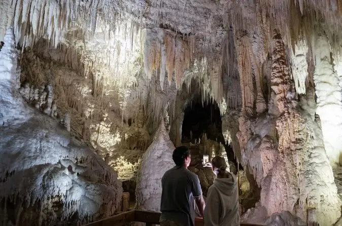 Aranui Cave