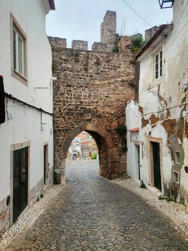 Torre de Menagem (Torre das Três Coroas)
