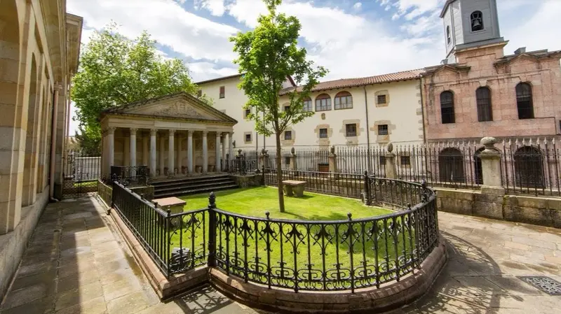 Gernika: Casa de Juntas and Tree of Gernika