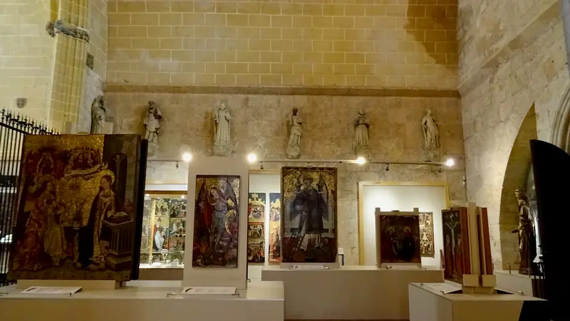 Catedral de Santa Tecla und Museu Diocesà