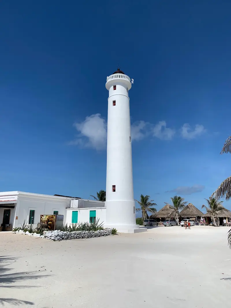 Faro Celaráin und Museo de la Navegación