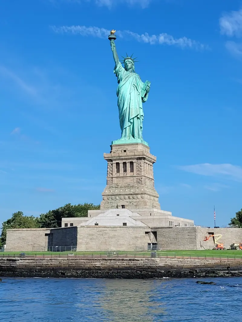 Freiheitsstatue und Ellis Island