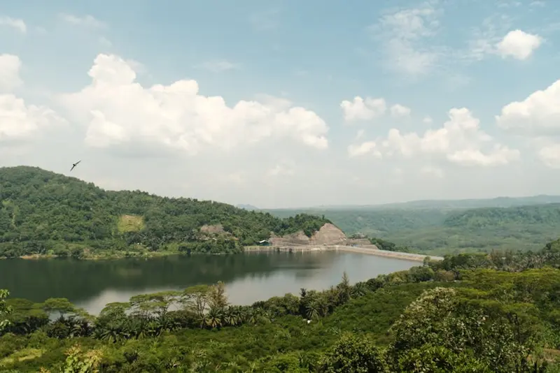Cheow Lan Lake (Ratchaprapha Dam Reservoir)