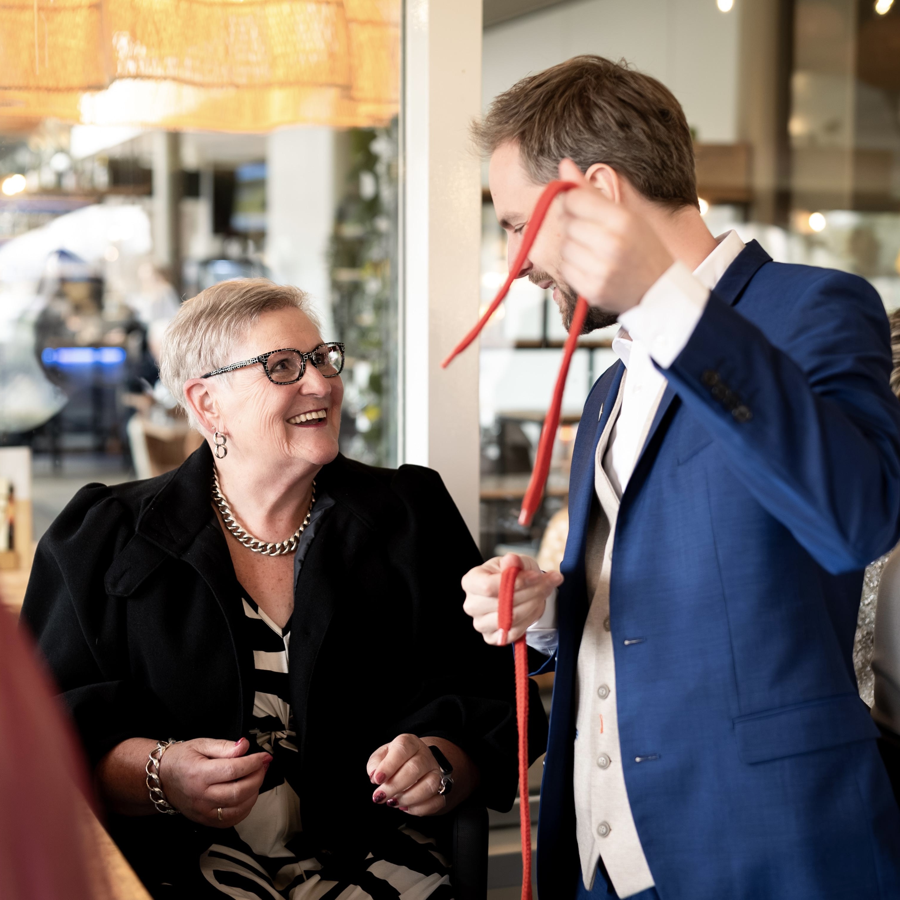 Sfeerfoto 3 van Rube - De Goochelende Trouwambtenaar