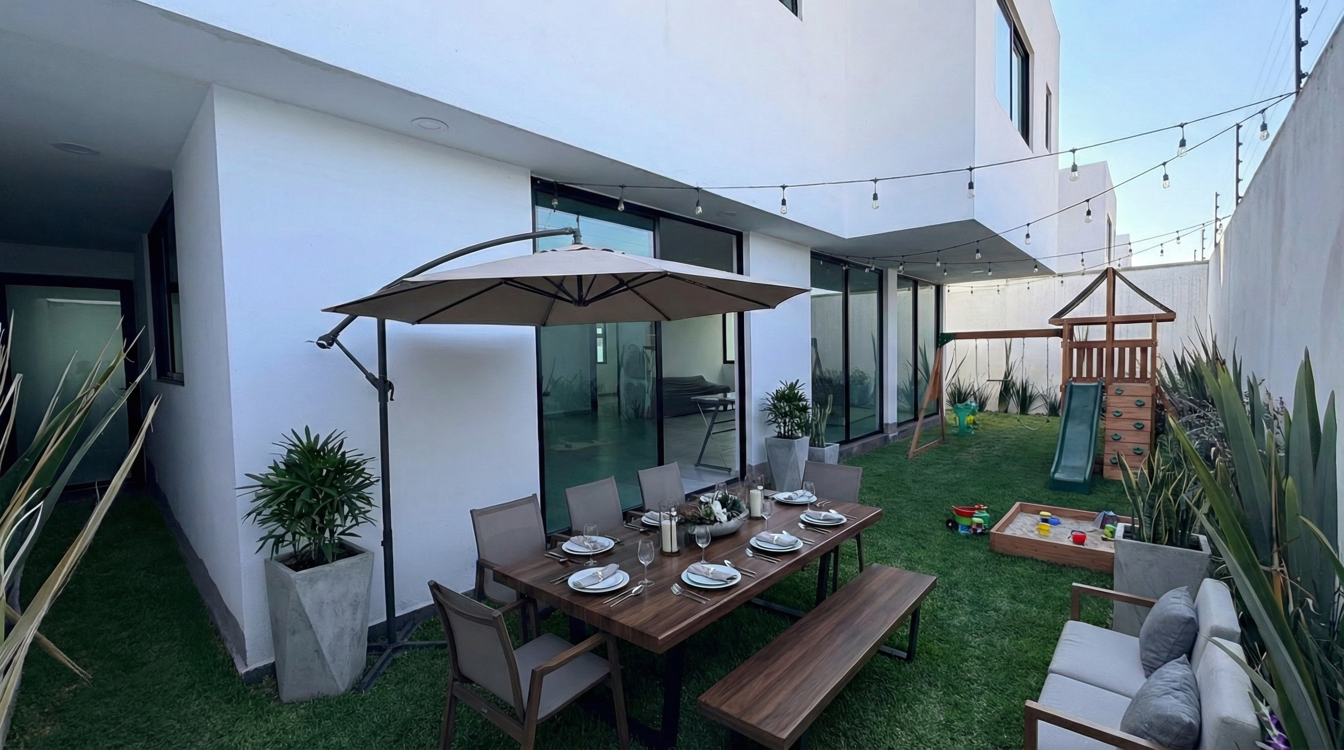 Jardín trasero de la casa 8 en Amalfi Residencial