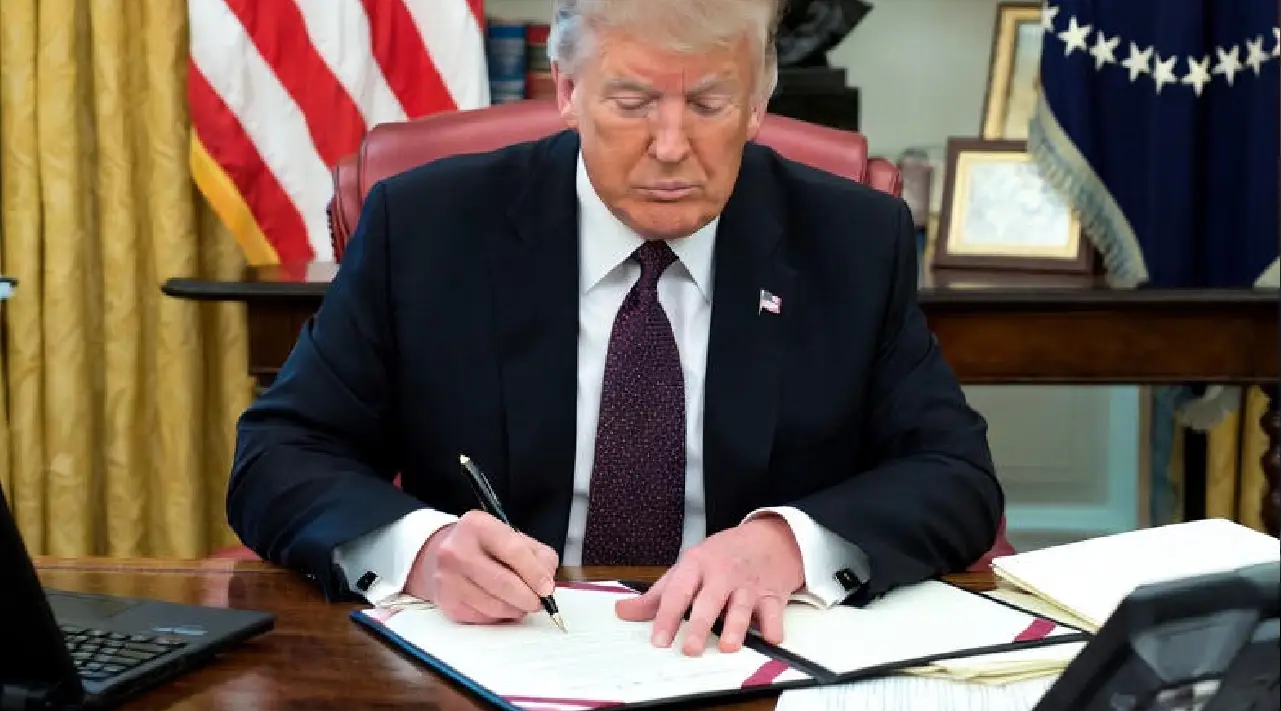 Trump Just Publicly Spanked Dems for Telling Troops to Ignore Him – Chaos Ensues