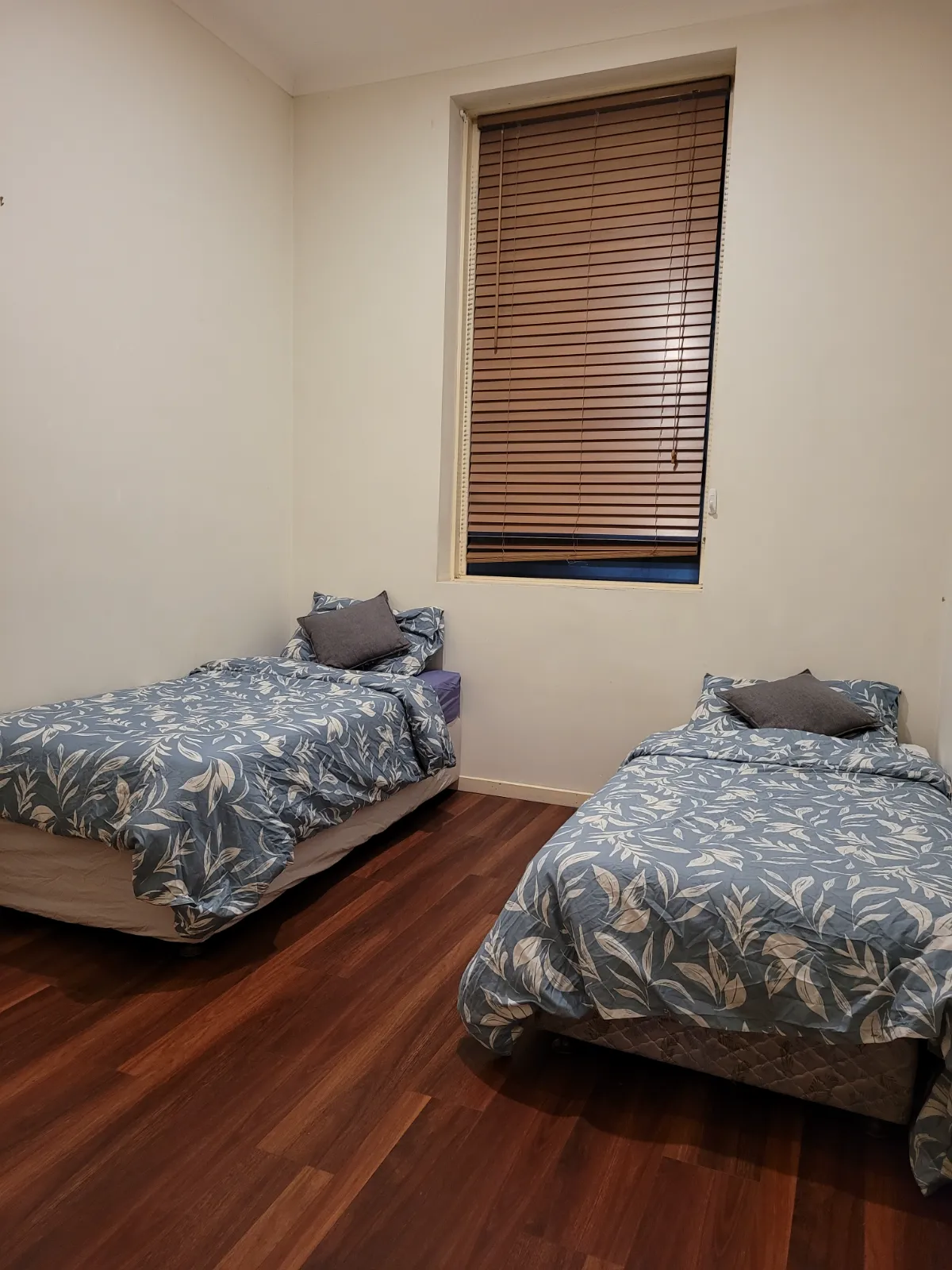 [시티] 2인실 남성1분 찾습니다/깨끗한 집/좋은 위치