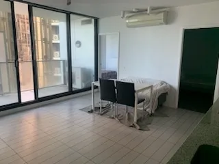 서던 5분거리 2베드 2바스 아파트에서 쉐어생 구합니다.