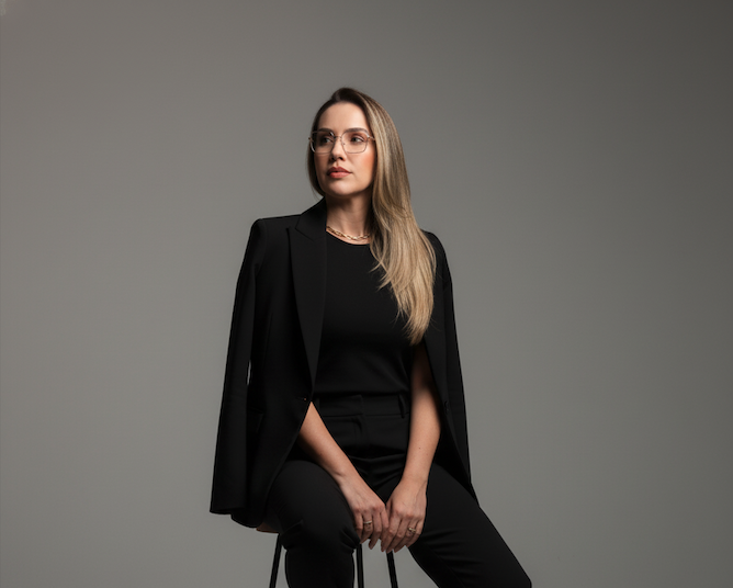 Foto da especialista em registro de marcas