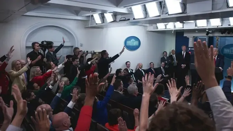 Jornalistas do Politico, da CNN e da MS NOW tiveram o acesso à Casa Branca negado