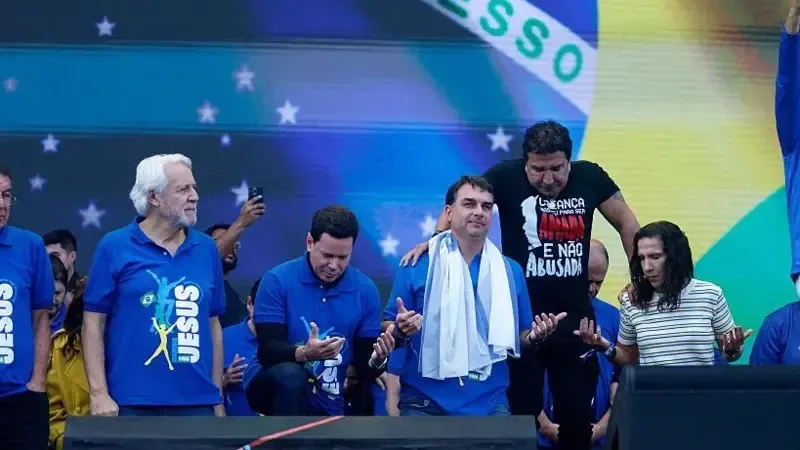 Lideranças evangélicas demonstram apoio aos Bolsonaros