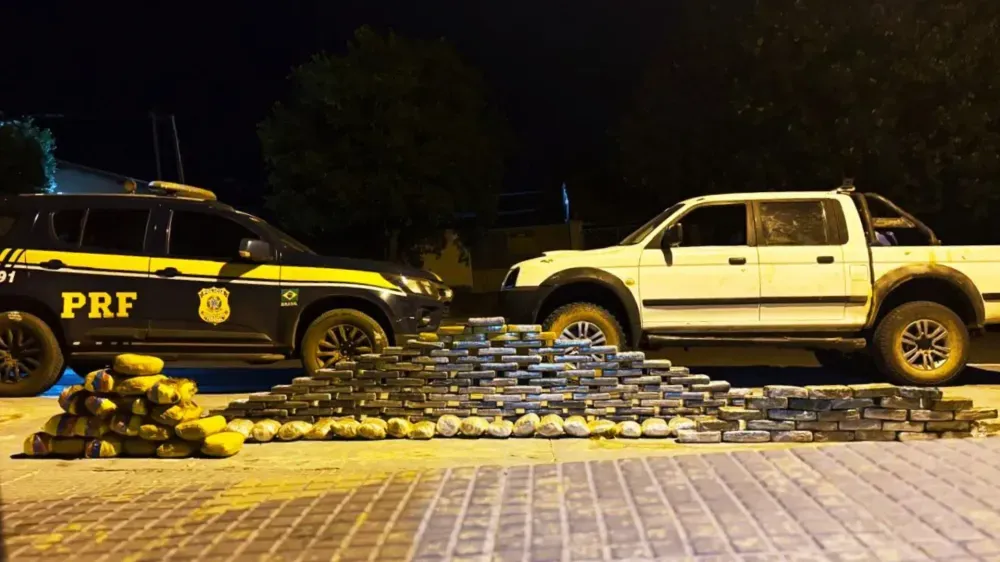 Apreensão ocorreu na noite de terça-feira (22), em Rio Negro. 