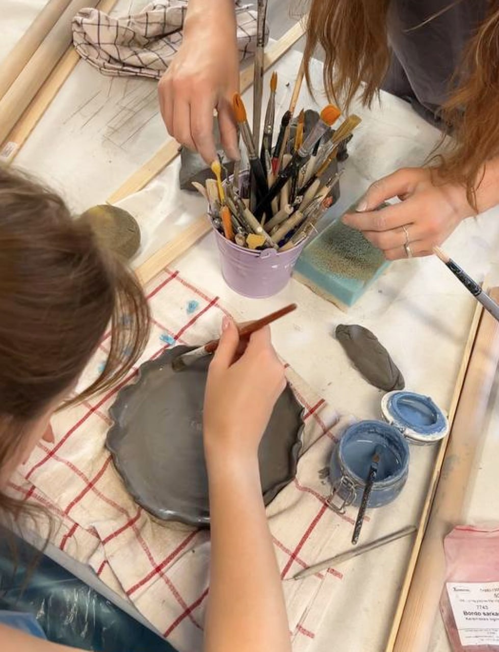 Ceramics class image