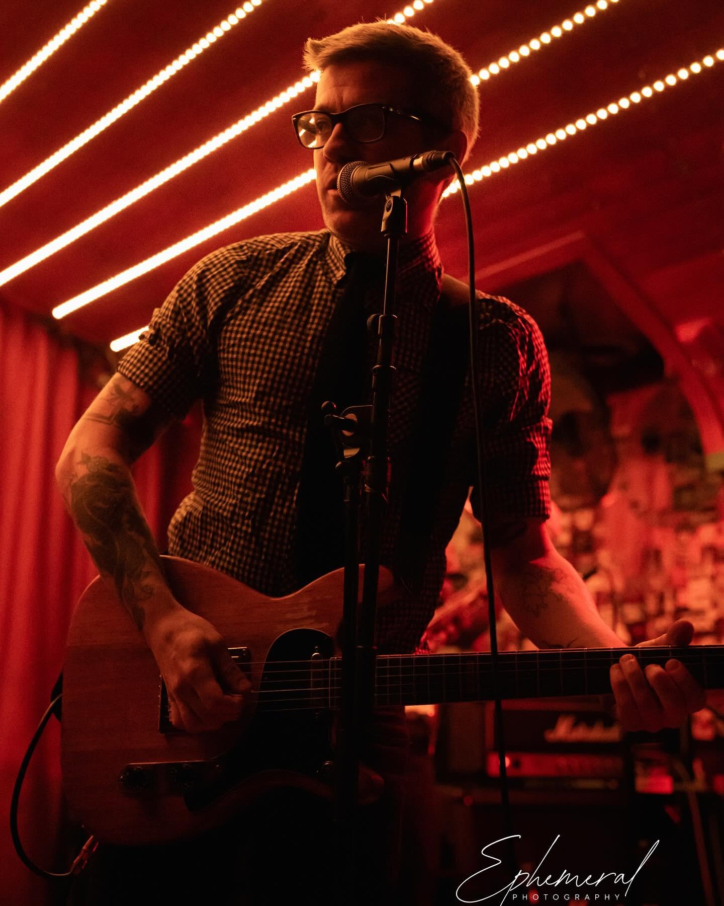Jimmy Doyle - lead vocals, guitar