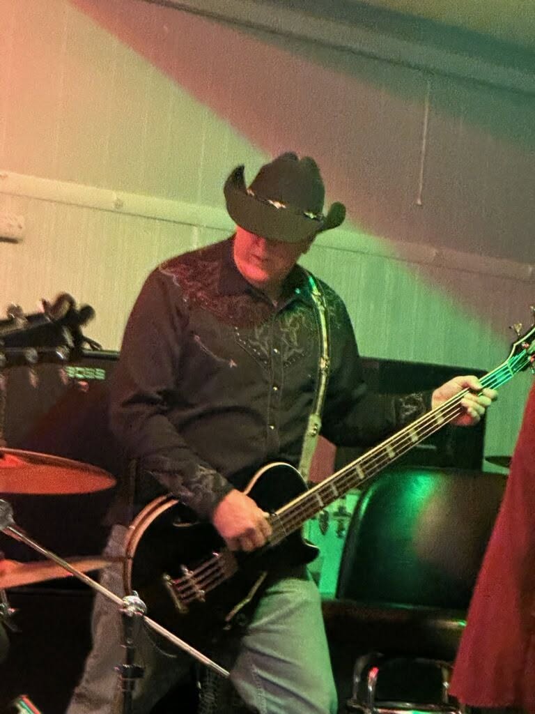Steven Raimer - bass