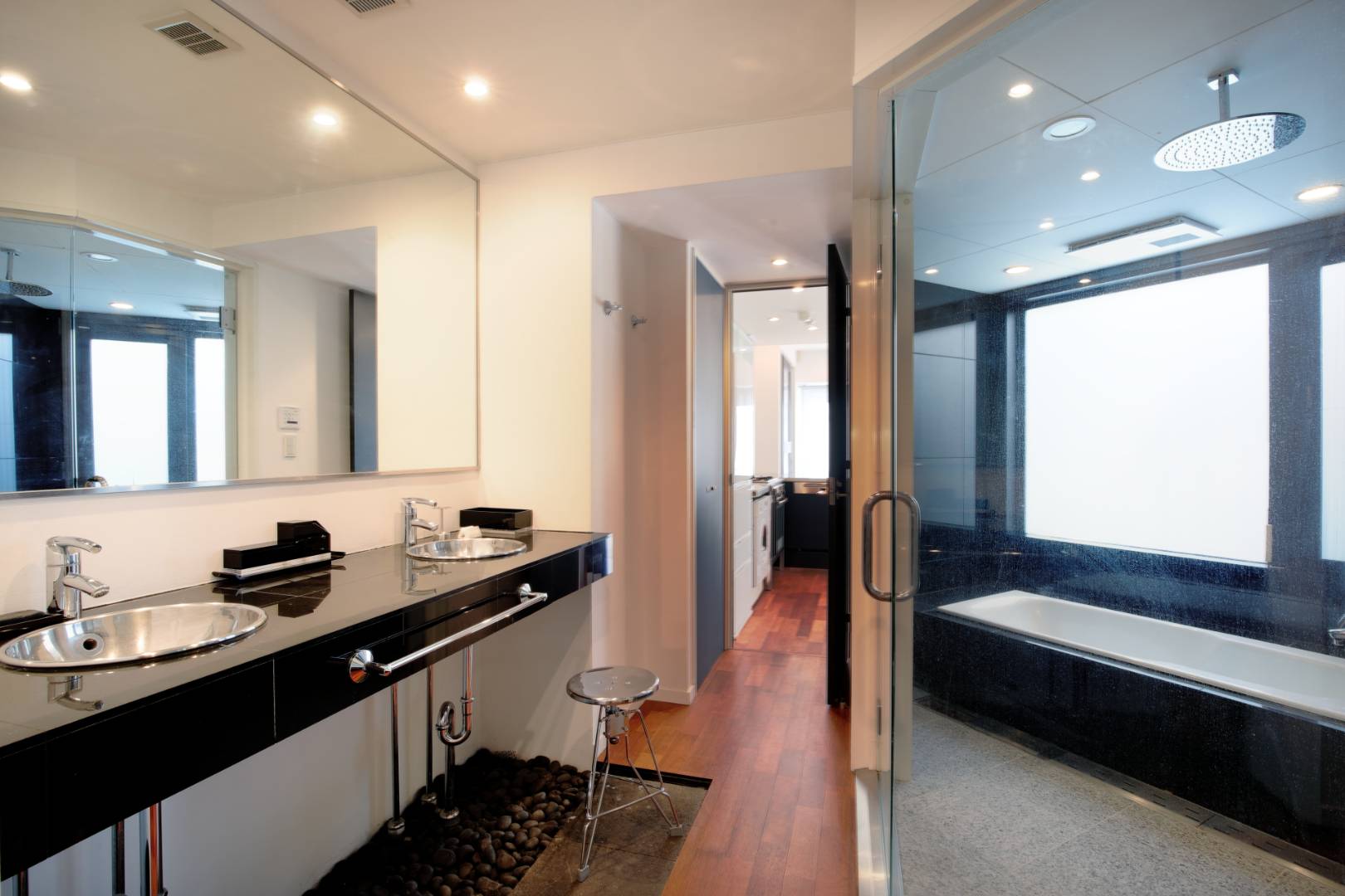 The Yu Minami Aoyama 301