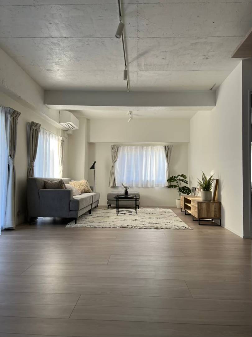 EBISU HOUSE