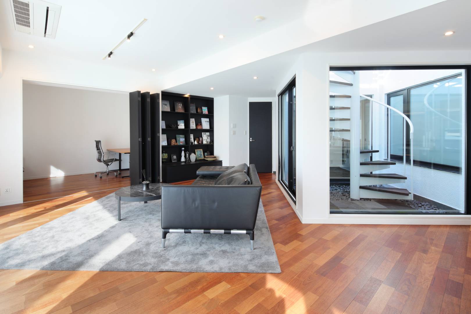 The Yu Minami Aoyama 301