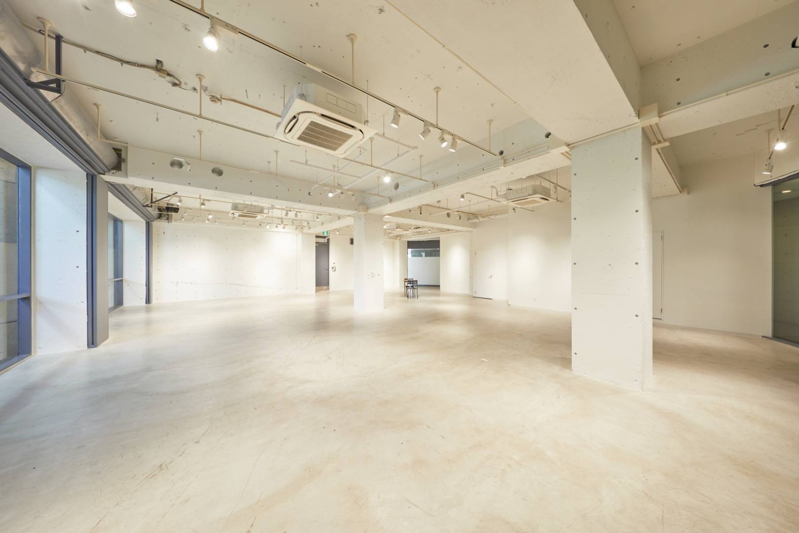 スタジオの画像