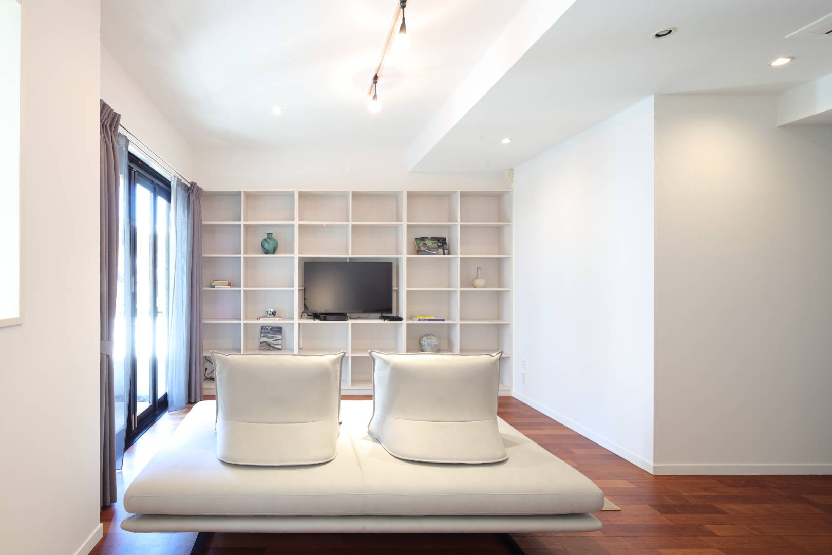 The Yu Minami Aoyama 203