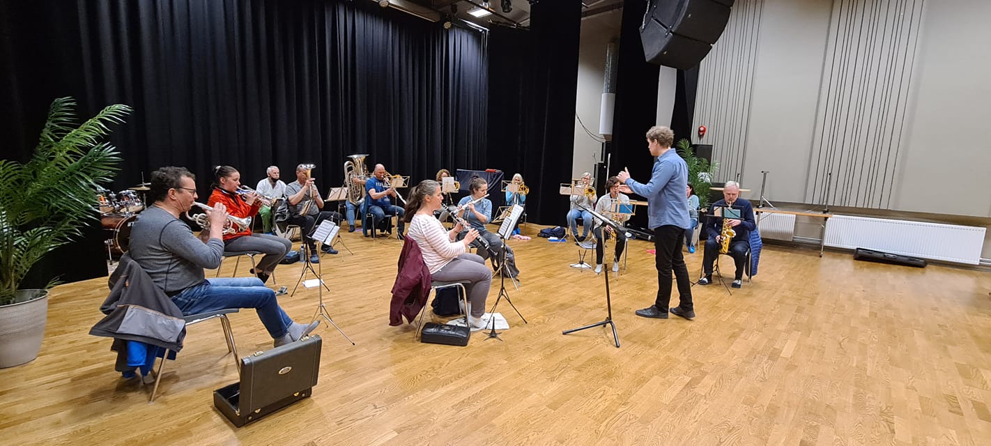 Vi er i gang med å øve til jule- og nyttårskonsertar