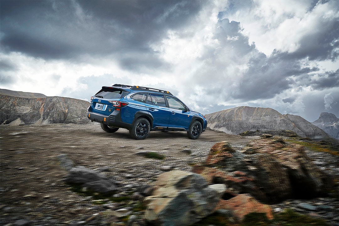 vue latérale arrière du Subaru Outback 2022