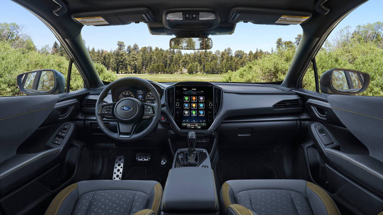 vue de l'habitacle et du tableau de bord d'un Subaru Crosstrek 2025